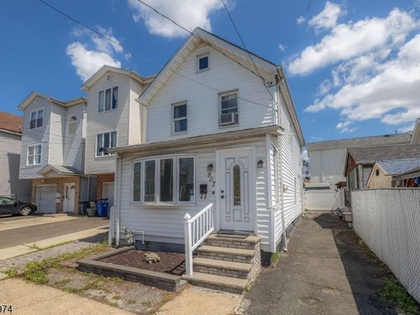 907 Bond St, Elizabeth, NJ 07201