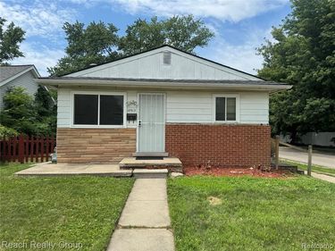 18513 Centralia, Redford Township, Mi 48240