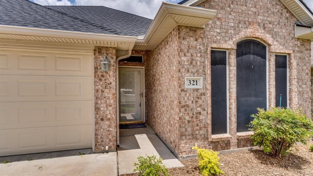 321 Blake Lane, Midlothian, TX 76065 Main Photo