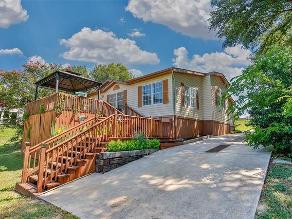 41 Thompson Road, Gainesville, TX 76240