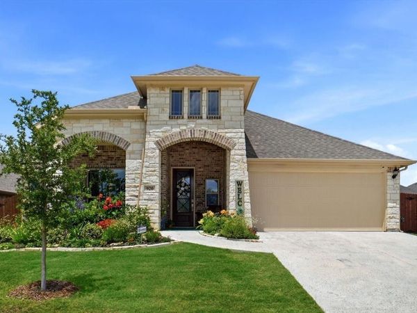 920 Cedar River Drive, Godley, TX 76044