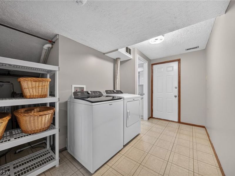 90 Meadowridge Drive, Geneva, OH 44041 Photo 27