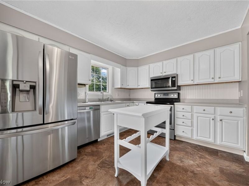 90 Meadowridge Drive, Geneva, OH 44041 Photo 8