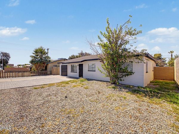 3143 W GLENDALE Avenue, Phoenix, AZ 85051