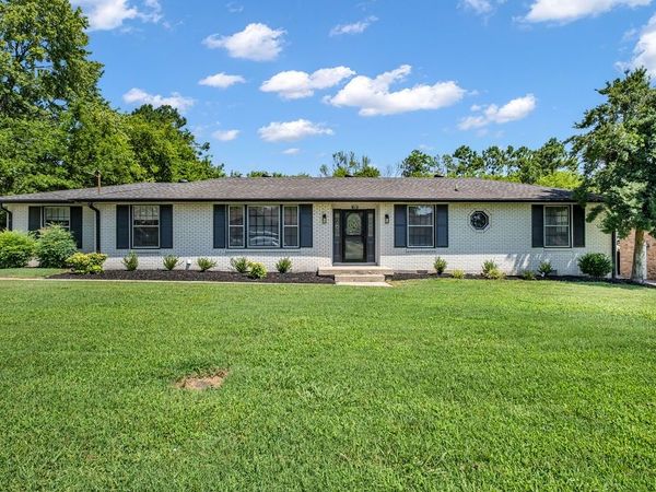 109 Homestead Dr , Hendersonville, TN 37075