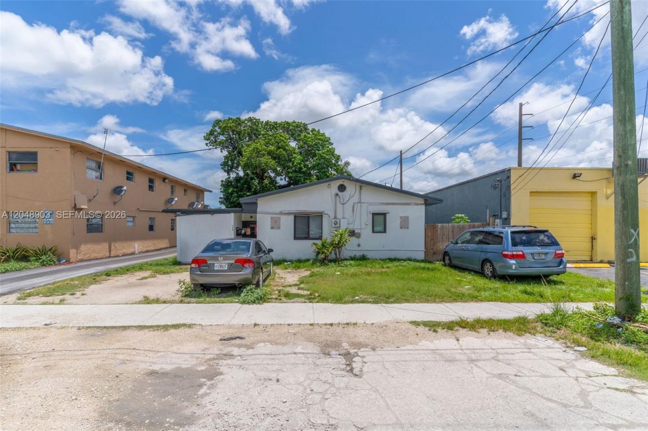 725 SW 1st Ave, Unit 1, Homestead, FL 33030 Photo