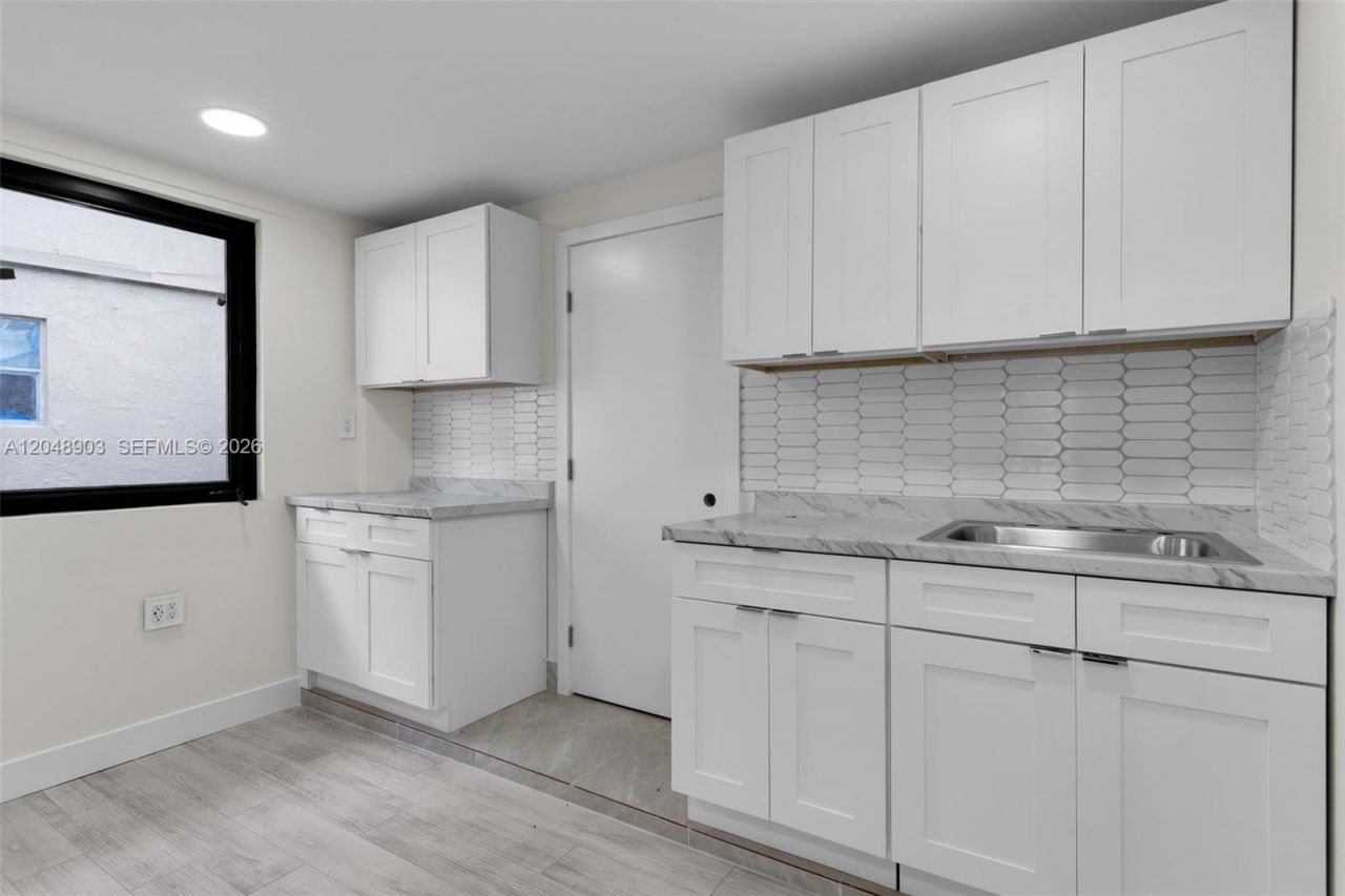 725 SW 1st Ave, Unit 1, Homestead, FL 33030 Photo