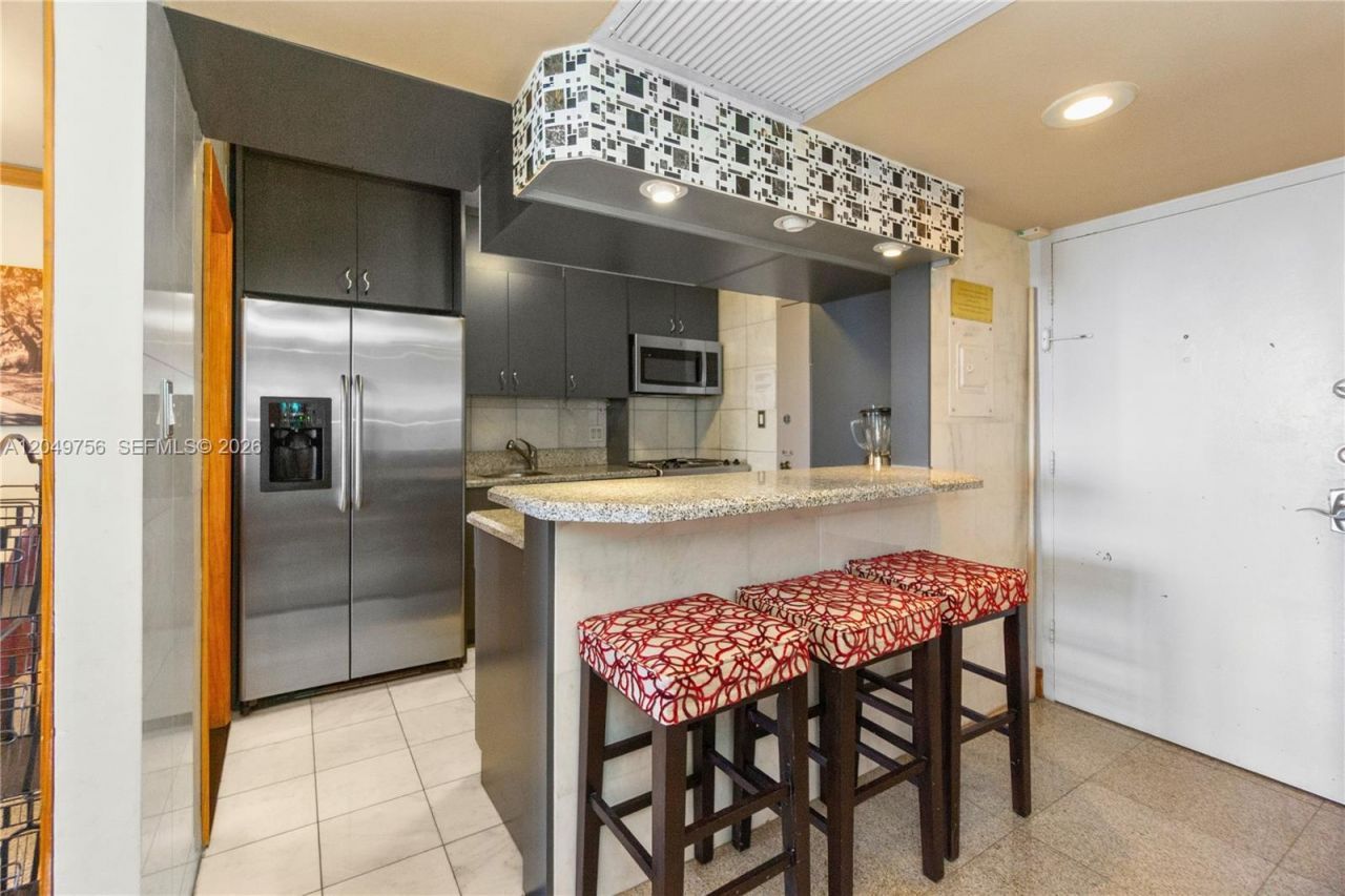 100 Lincoln Rd , Unit 811, Miami Beach, FL 33139 Photo