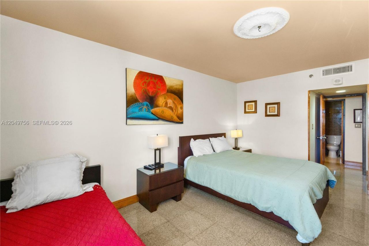 100 Lincoln Rd , Unit 811, Miami Beach, FL 33139 Photo