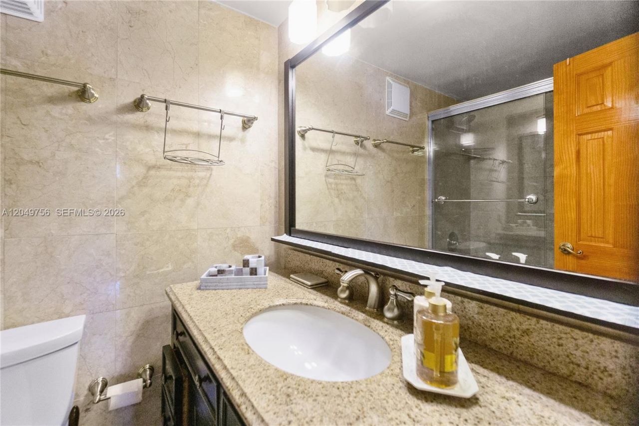 100 Lincoln Rd , Unit 811, Miami Beach, FL 33139 Photo