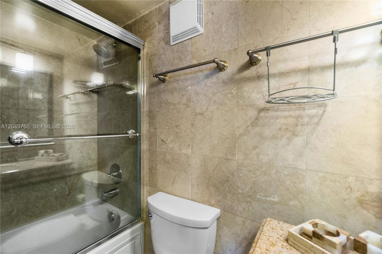 100 Lincoln Rd , Unit 811, Miami Beach, FL 33139 Photo