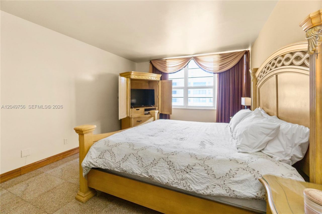 100 Lincoln Rd , Unit 811, Miami Beach, FL 33139 Photo