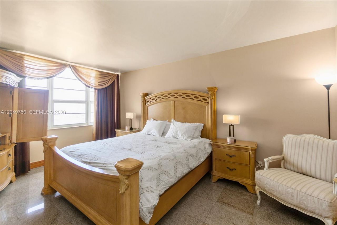 100 Lincoln Rd , Unit 811, Miami Beach, FL 33139 Photo