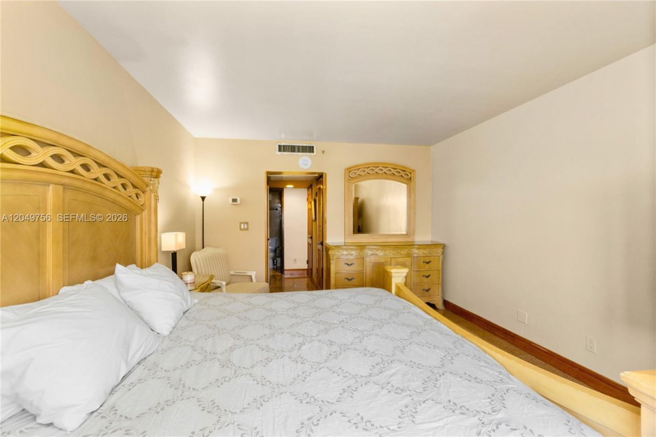 100 Lincoln Rd , Unit 811, Miami Beach, FL 33139 Photo