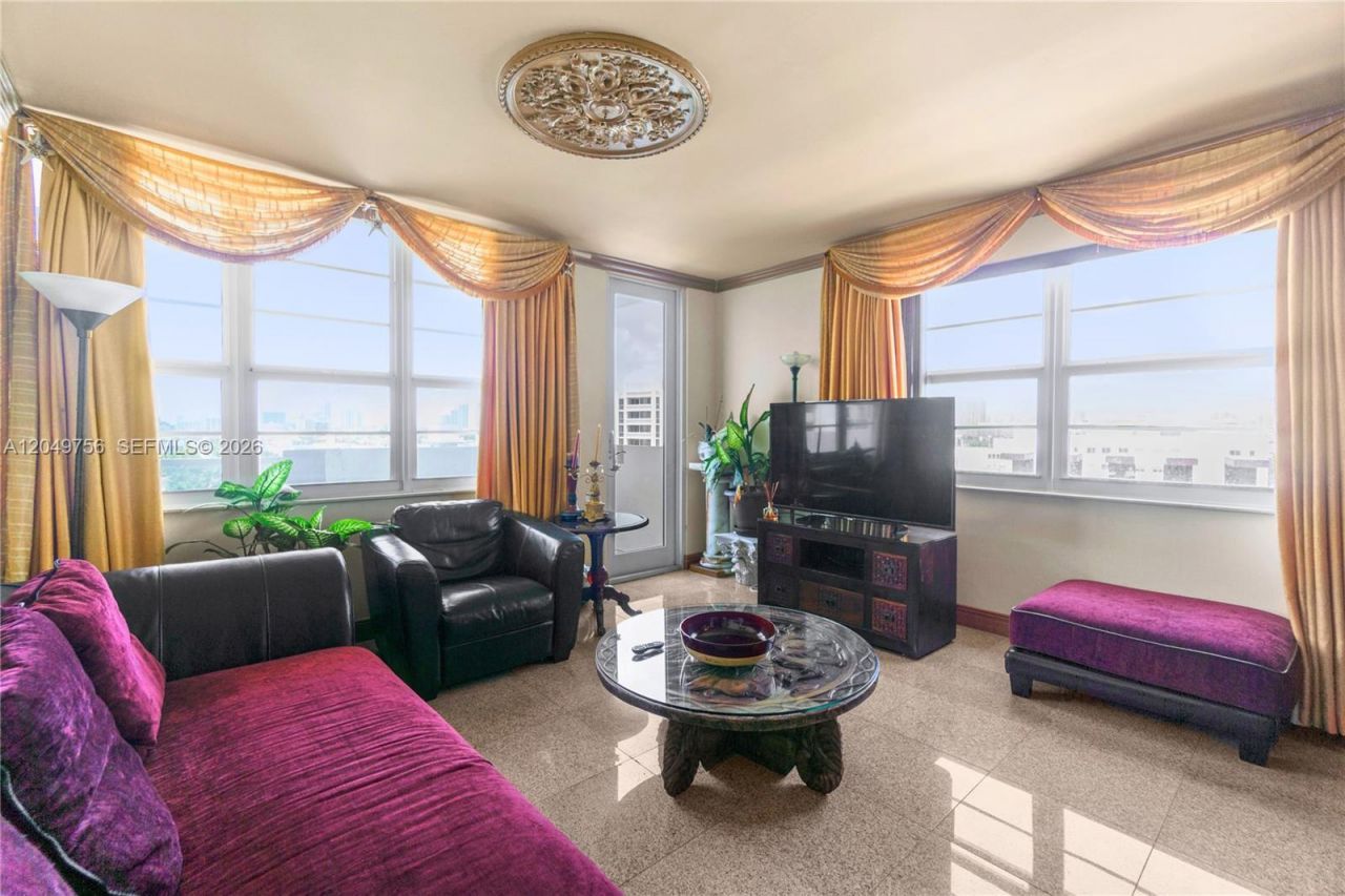 100 Lincoln Rd , Unit 811, Miami Beach, FL 33139 Photo