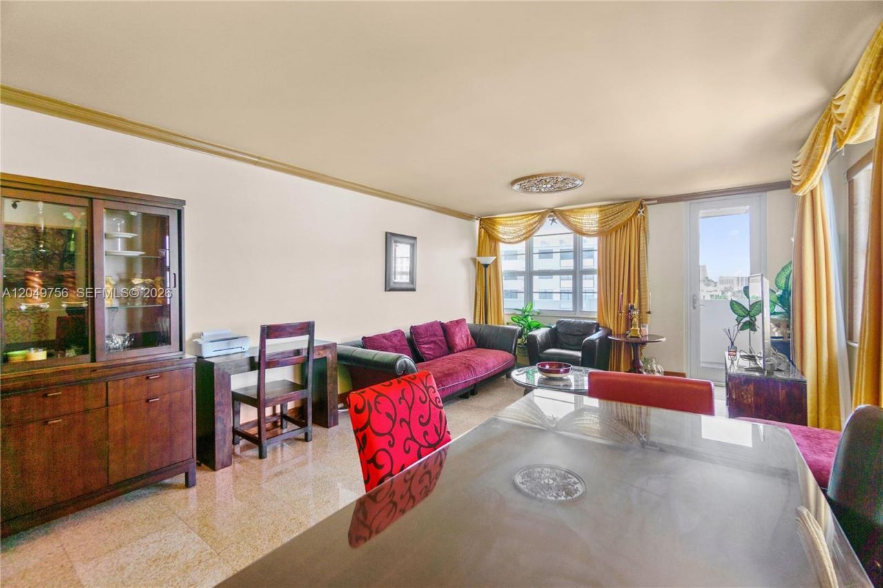 100 Lincoln Rd , Unit 811, Miami Beach, FL 33139 Photo