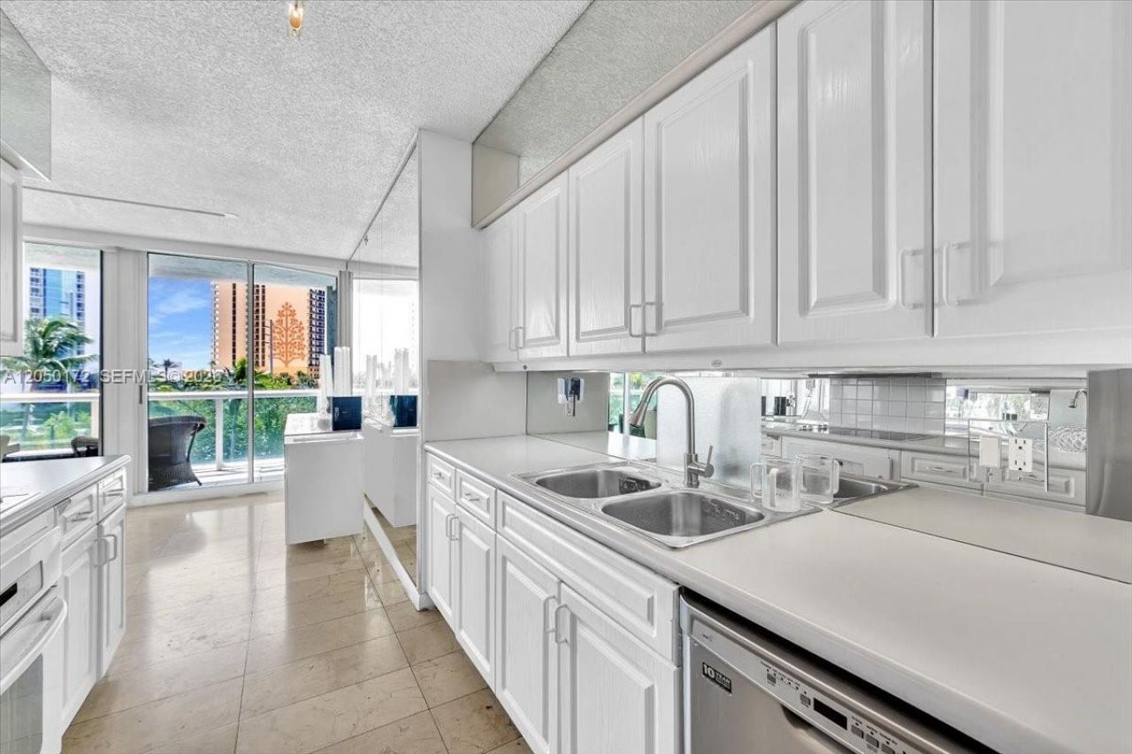 16400 Collins Ave, Unit 342, Sunny Isles Beach, FL 33160 Photo