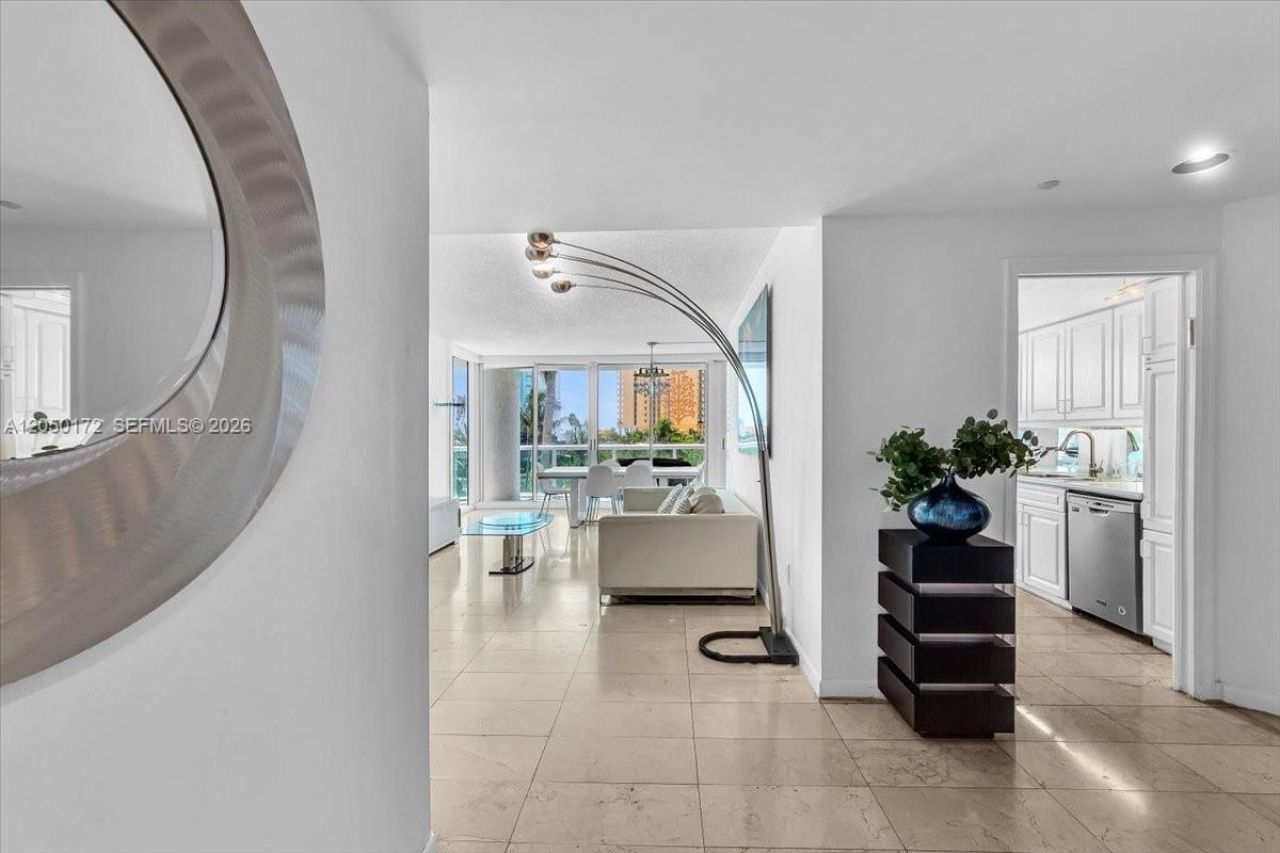16400 Collins Ave, Unit 342, Sunny Isles Beach, FL 33160 Photo