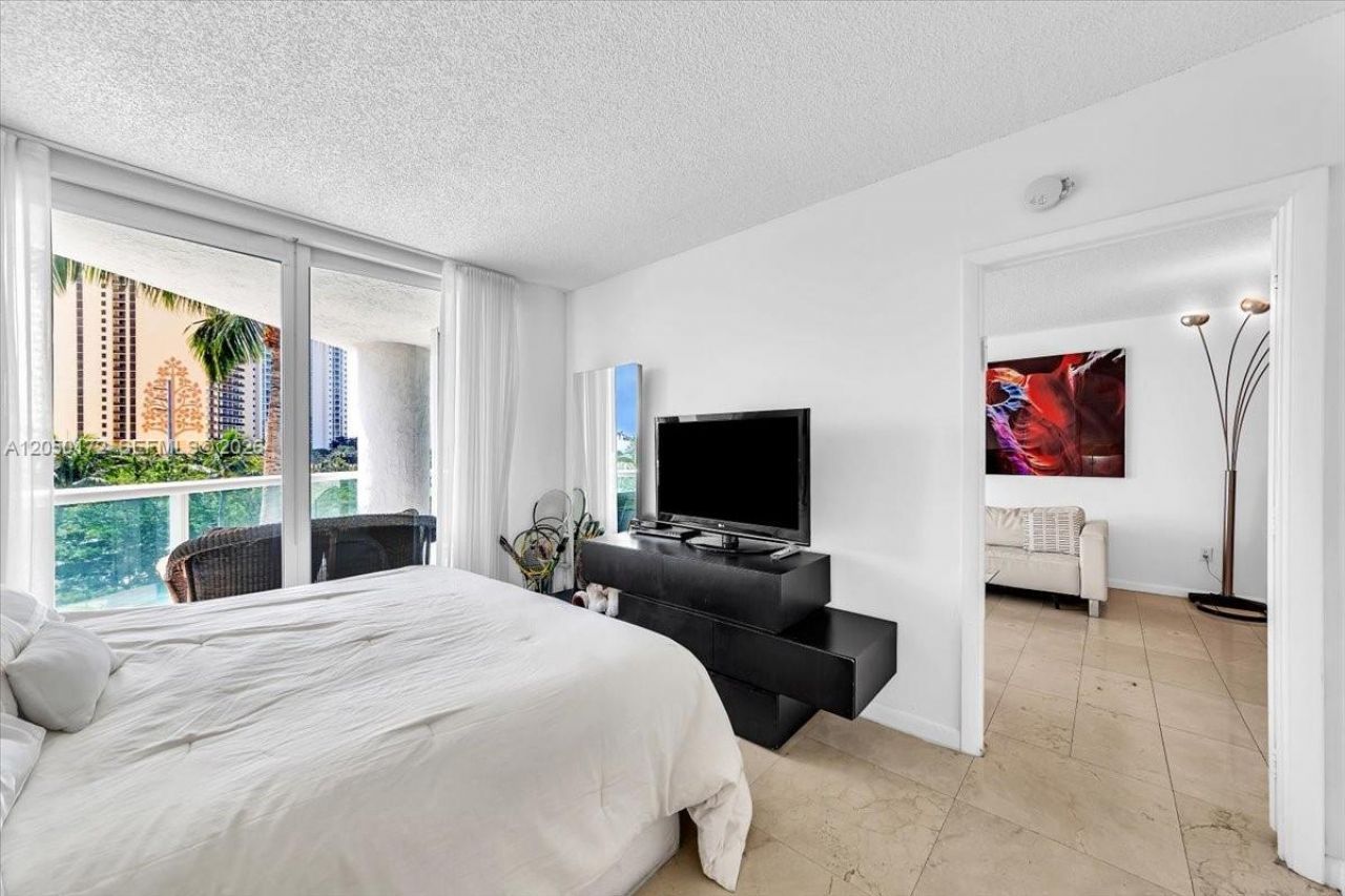 16400 Collins Ave, Unit 342, Sunny Isles Beach, FL 33160 Photo