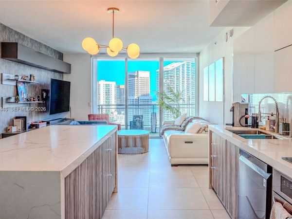 90 SW 3rd St, Unit 3703, Miami, FL 33130