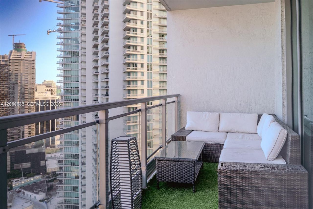 90 SW 3rd St, Unit 3703, Miami, FL 33130 Photo