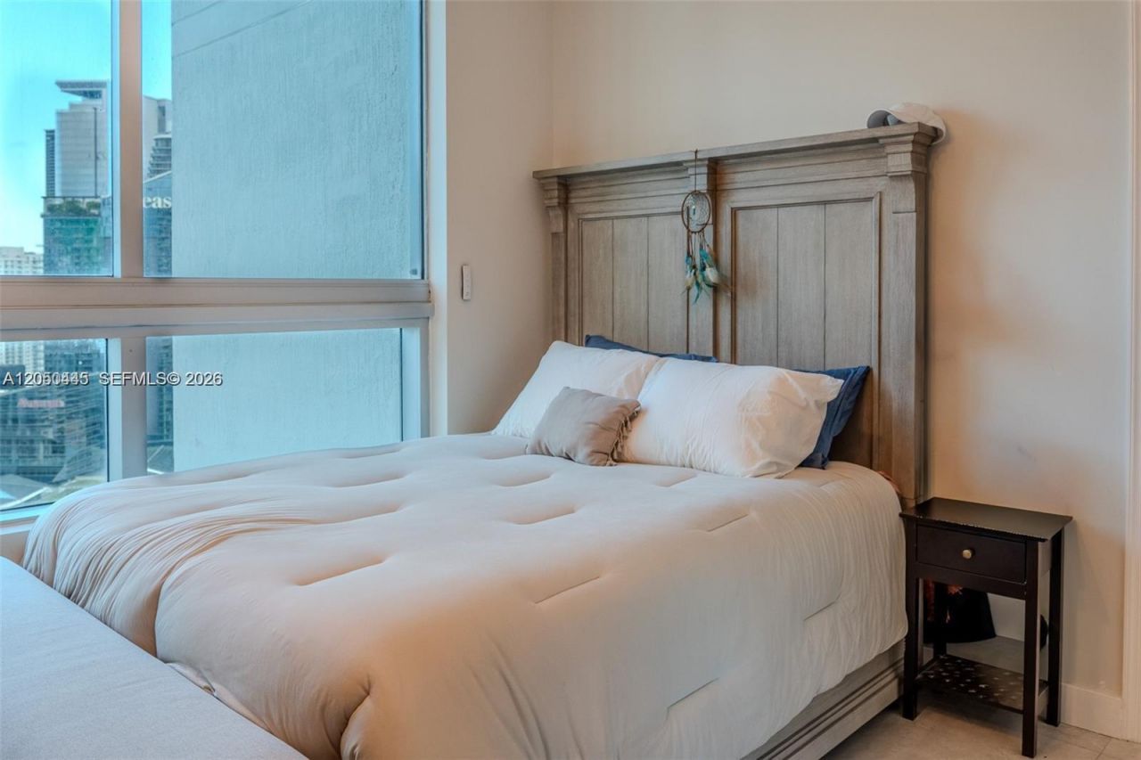 90 SW 3rd St, Unit 3703, Miami, FL 33130 Photo