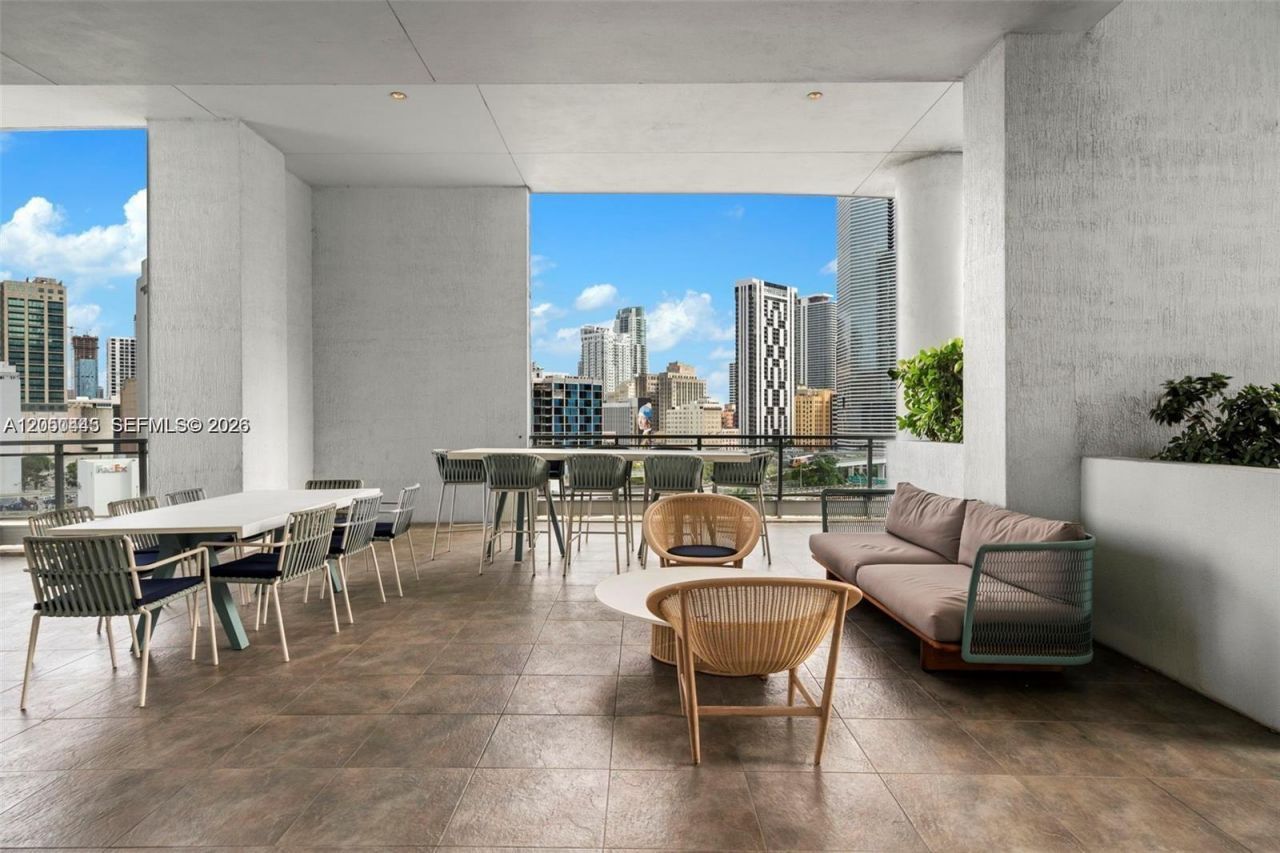 90 SW 3rd St, Unit 3703, Miami, FL 33130 Photo