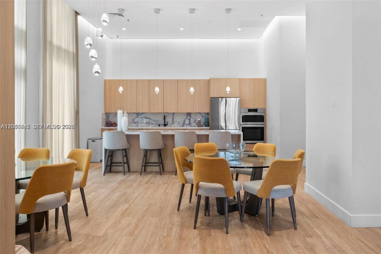 90 SW 3rd St, Unit 3703, Miami, FL 33130 Photo