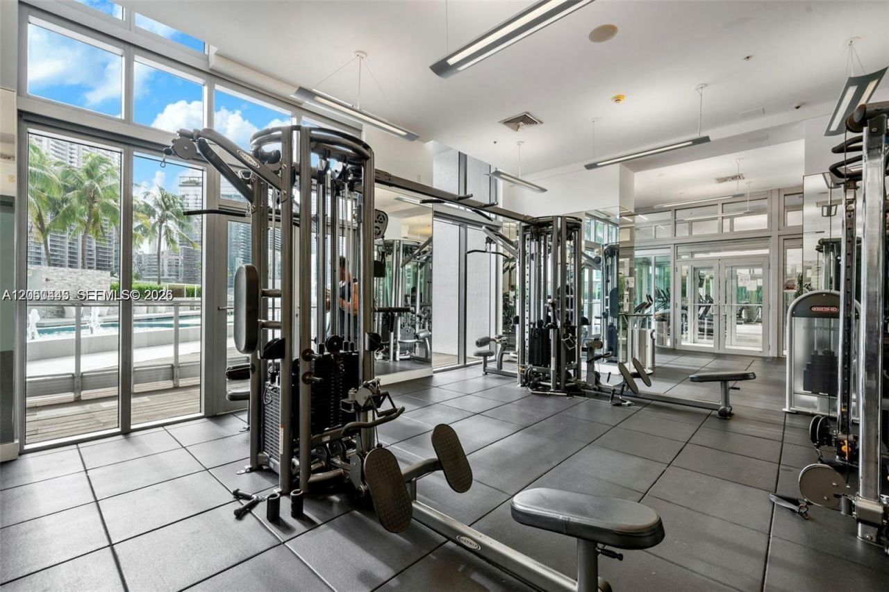 90 SW 3rd St, Unit 3703, Miami, FL 33130 Photo