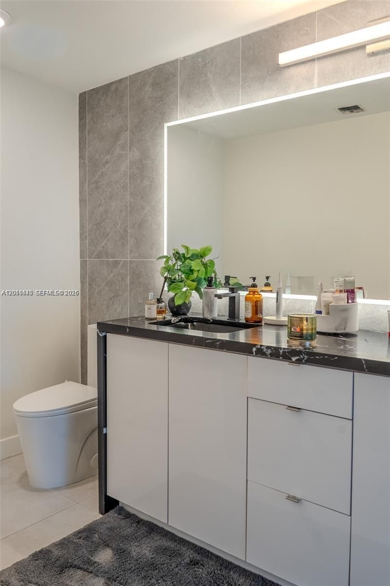 90 SW 3rd St, Unit 3703, Miami, FL 33130 Photo