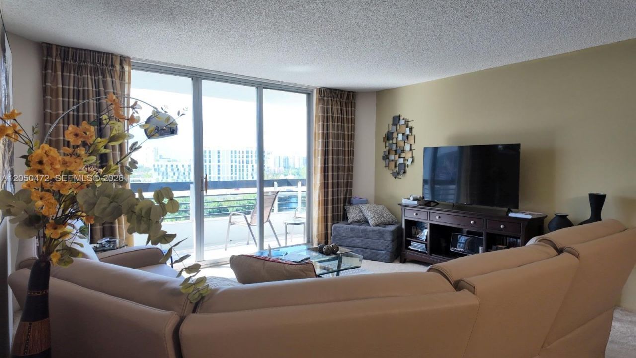 3600 Mystic Pointe Dr , Unit 1111, Aventura, FL 33180 Photo