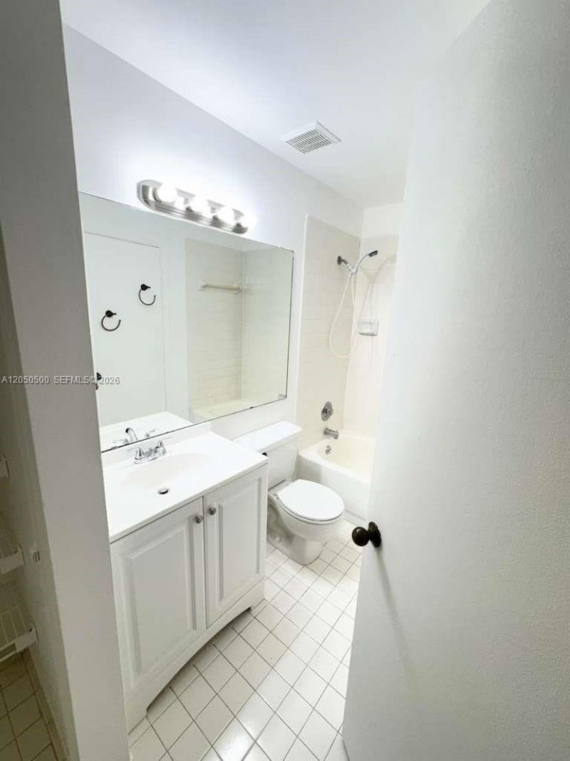 14208 Glenmoor Dr, Unit 14208, West Palm Beach, FL 33409 Photo