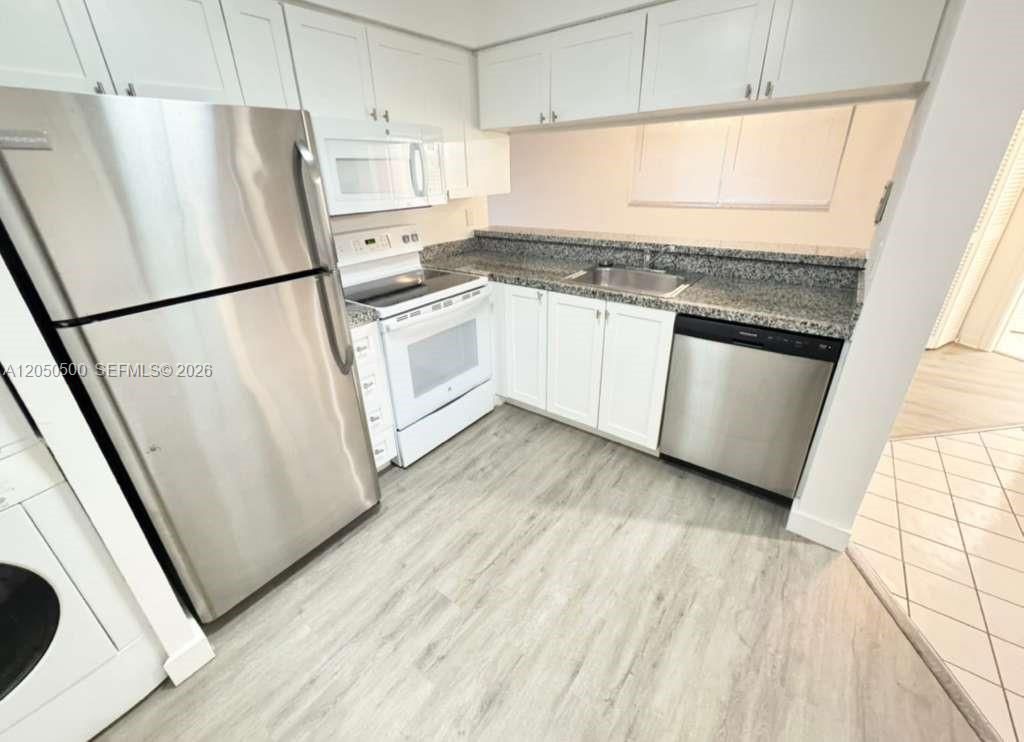 14208 Glenmoor Dr, Unit 14208, West Palm Beach, FL 33409 Photo