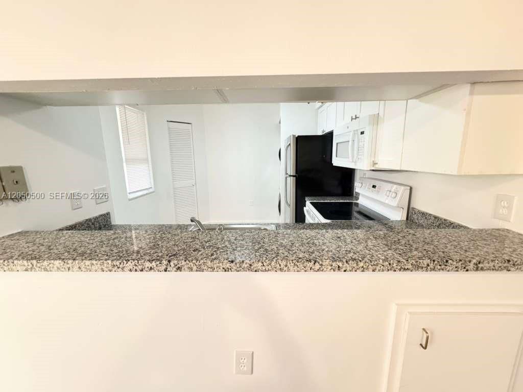 14208 Glenmoor Dr, Unit 14208, West Palm Beach, FL 33409 Photo