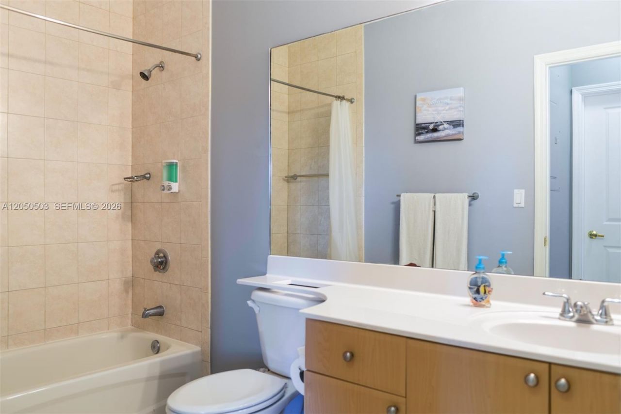 2280 SW 32nd Ave , Unit 213, Miami, FL 33145 Photo