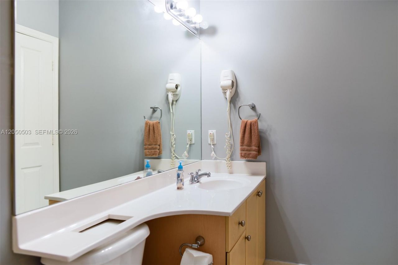 2280 SW 32nd Ave , Unit 213, Miami, FL 33145 Photo