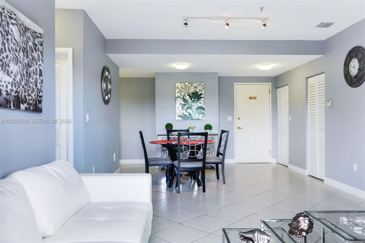 2280 SW 32nd Ave , Unit 213, Miami, FL 33145 Photo