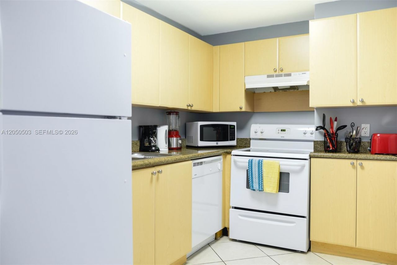 2280 SW 32nd Ave , Unit 213, Miami, FL 33145 Photo