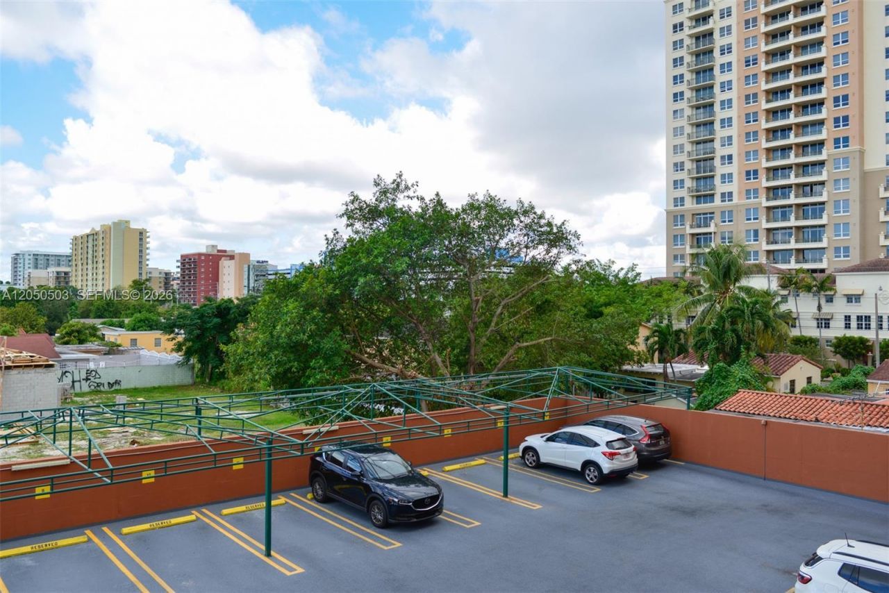 2280 SW 32nd Ave , Unit 213, Miami, FL 33145 Photo