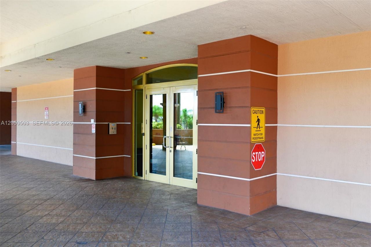 2280 SW 32nd Ave , Unit 213, Miami, FL 33145 Photo