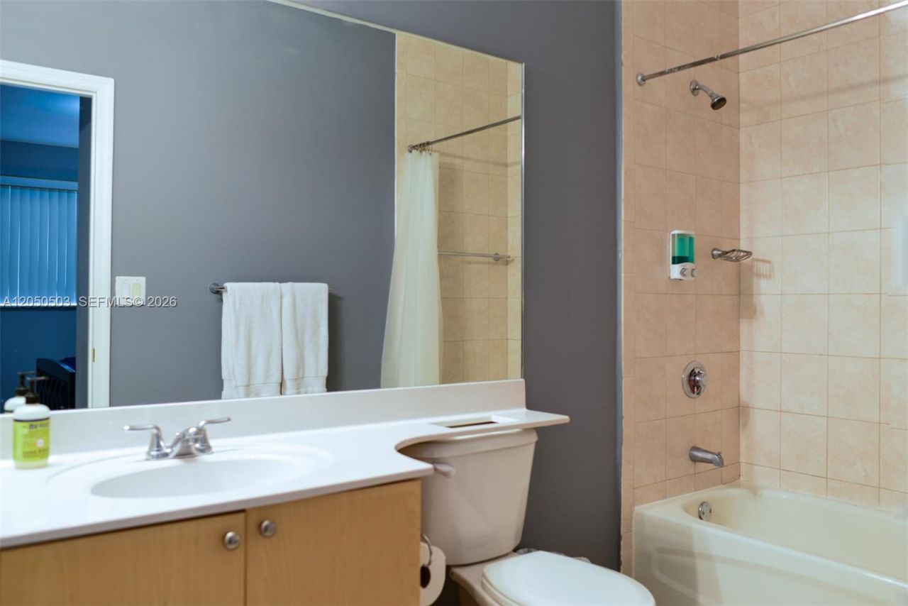 2280 SW 32nd Ave , Unit 213, Miami, FL 33145 Photo