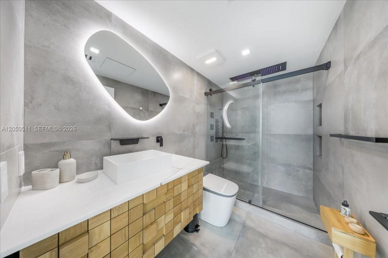 350 S Miami Ave , Unit 2314, Miami, FL 33130 Photo
