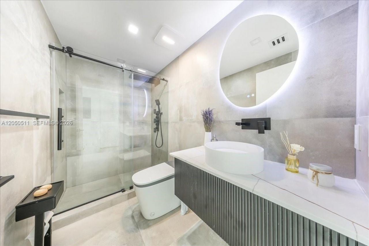 350 S Miami Ave , Unit 2314, Miami, FL 33130 Photo