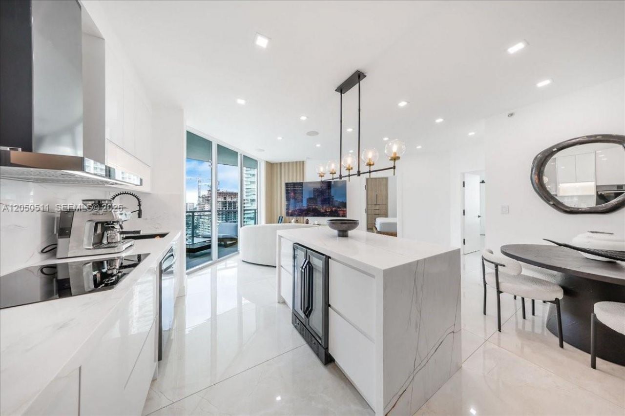 350 S Miami Ave , Unit 2314, Miami, FL 33130 Photo