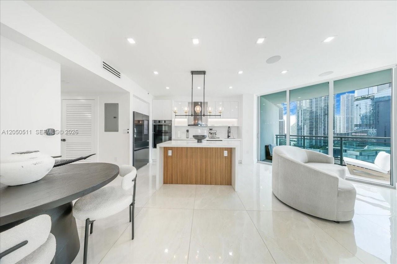 350 S Miami Ave , Unit 2314, Miami, FL 33130 Photo