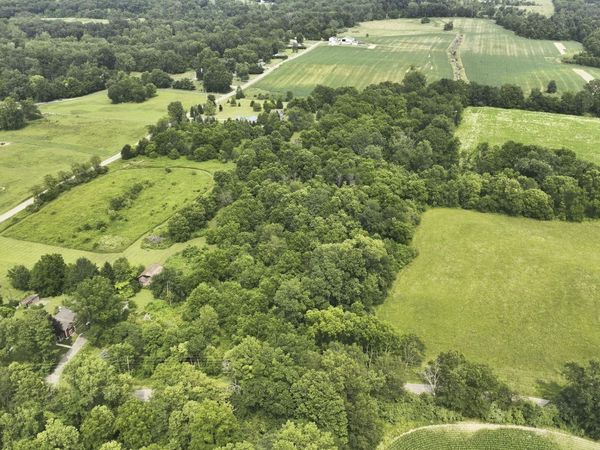 ***** N 900 E Road, Pierceton, IN 46562