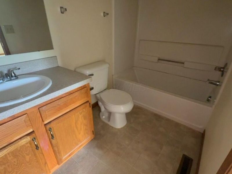 2545 Bellaston Court , Grove City, OH 43123 Photo 8