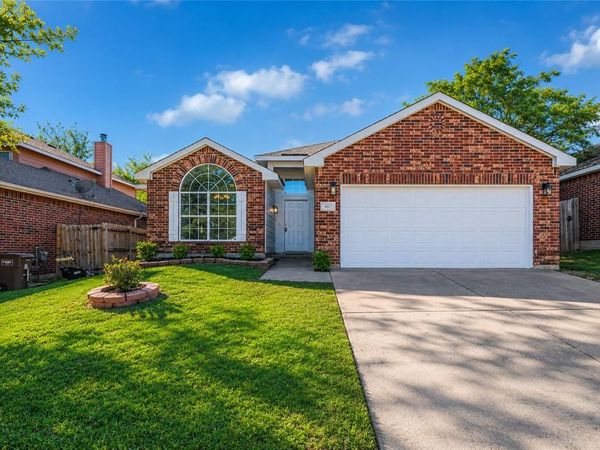 4817 Barnhill Lane, Fort Worth, TX 76135