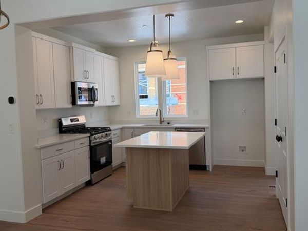 5308 W CENTER FIELD DR S, Unit 136, South Jordan, UT 84009
