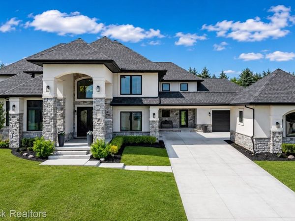 10464 Stoney Point Drive, Green Oak Township, Mi 48178